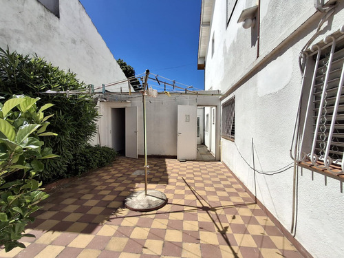 Casa Con Lote Propio En Venta. Jose Leon Suarez