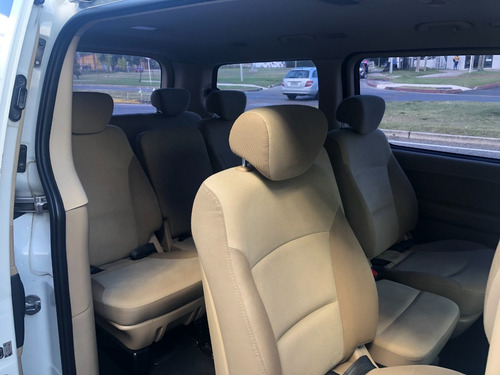 Hyundai H1 Mini Bus 12 Pasajeros 2.5cc