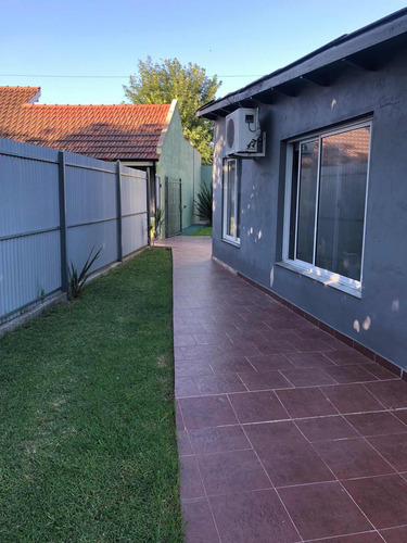 Casa En Venta - 2 Dormitorios 1 Baño - 450mts2 - Merlo Oeste