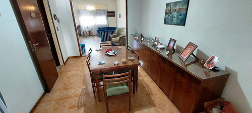 Imagen 6 de 17 de Casa En Venta En Castelar Norte