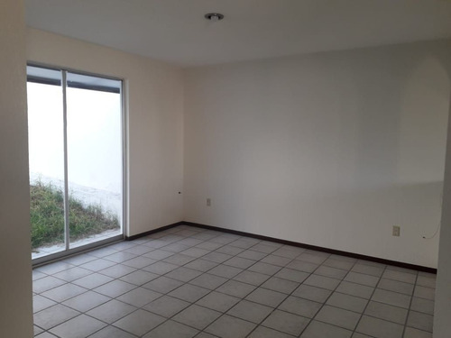 Casa En Renta En Tejeda Queretaro Rcv210128-ar