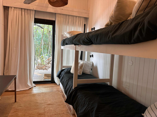 Casa De 180 Mt ,con Playa Sobre Río Paraná. Ituzaingo, Provincia De Corrientes, Seguridad 24 Hs, Capacidad 8 Personas, De Lujo, Totalmente Equipada, Casa De Casero Equipada Independiente, Alq Tempor