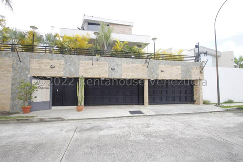 Casa En Venta En Lomas De La Lagunita  1300m²