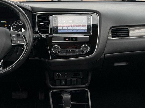 Mitsubishi Outlander 3.0 MIVEC V6 HPE-S AWD