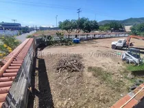 Comprar Para Inversionistas. 2744 Mts Distribuidos En 4 Parcelas. Ubicacion Privilegiada En La Zona. En Una De Ellas, Galpon De 640 Mts, Con 4 Depositos De 30 Mts C\u002Fu. Oficina, Taller,baños Para Personal,