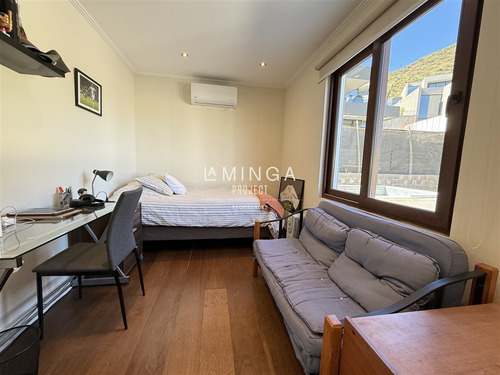 Casa En Venta De 6 Dorm. En Lo Barnechea