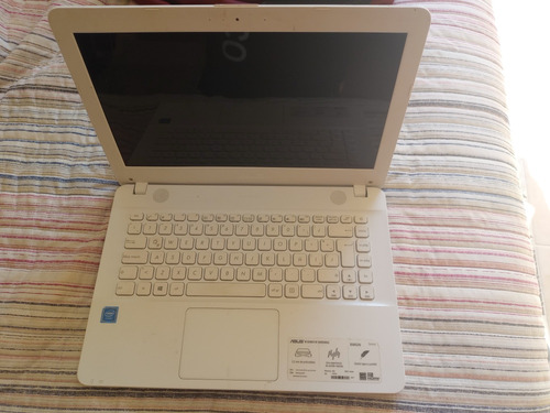 Laptop Asus X441n Con Detalles (Usado)