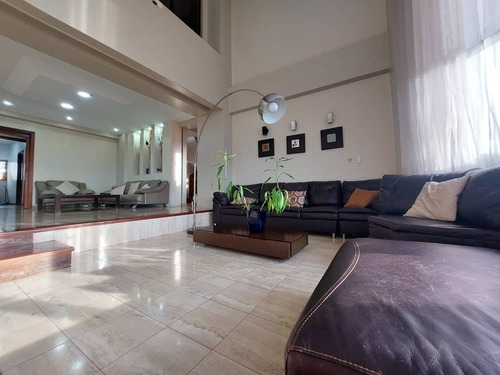 Imagen 4 de 26 de Fernando Guerrero Vende Penthouse En Res. Lexcellent