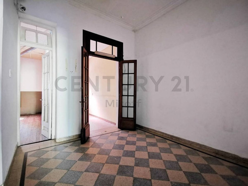 Imagen 5 de 23 de Casa En Venta En El Centro De La Plata