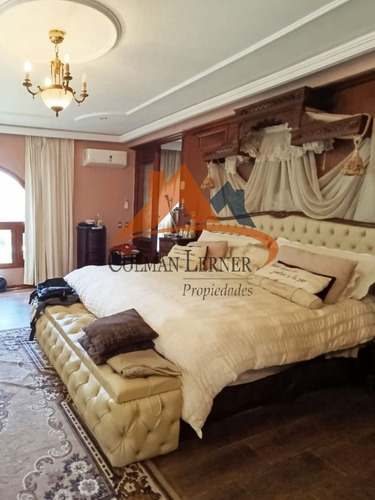 Venta Casa De Cuatro Dormitorios En Club De Campo San Diego