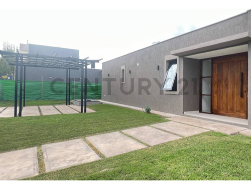 Se Vende Casa En Barrio Privado Lar De Vieytes Ii