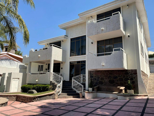 Casa En Venta En Villas De Irapuato, Irapuato, Gto.