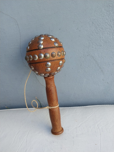 Antiguo Balero De Madera Con Tachas