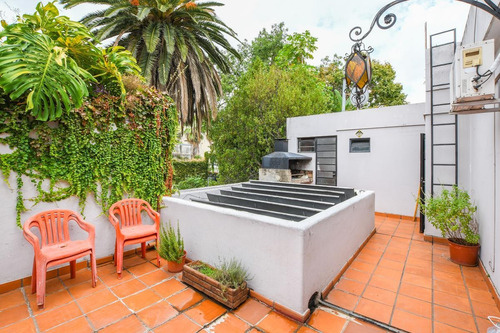 Casa De Pasillo En Venta De 4 Dormitorios Con Parrillero Y Cochera Centro