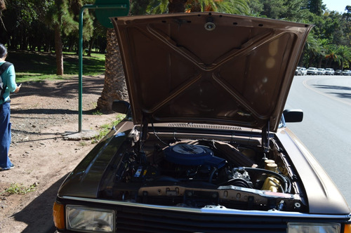 Ford Falcon Ghia 3.6 automático