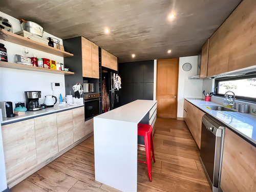 Departamento En Venta De 4 Dorm. En Lo Barnechea