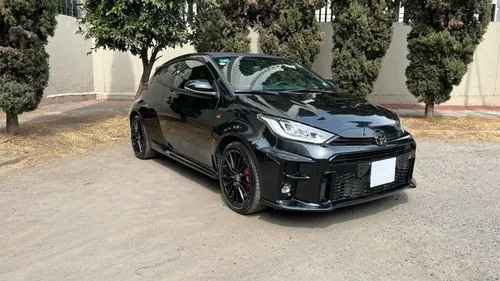 Yaris Gr 2022 Negro 257 Hp, 1,6t, Astos. Deport., R-17 4x4