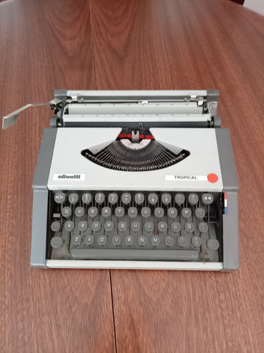 Máquina De Escribir Portátil Olivetti Tropical 