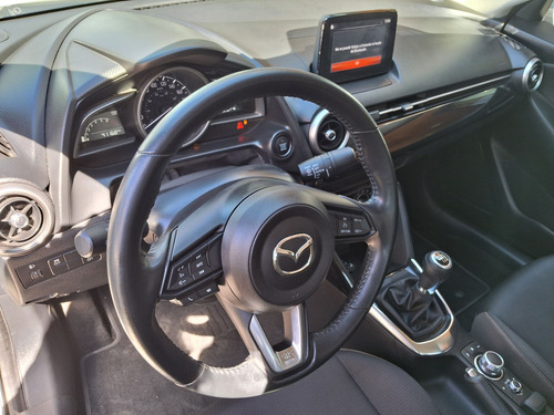 Mazda Mazda 2 1.5 Touring 5p Mt