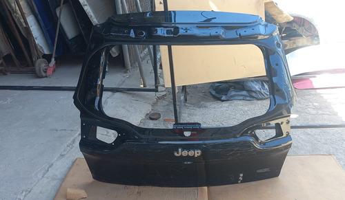 Tapa O Quinta Puerta Jeep Cherokee Limited 2014-2017 Detalle