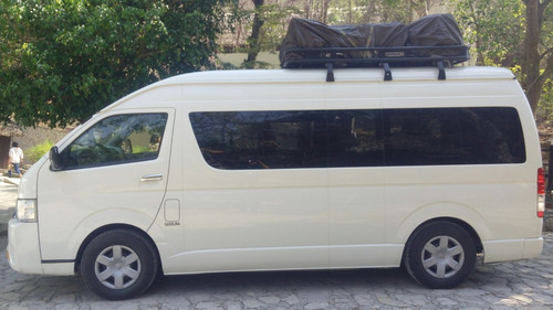 Imagen 3 de 6 de Renta Autos Y Camionetas Toyota * Con Chofer * Buen Precio