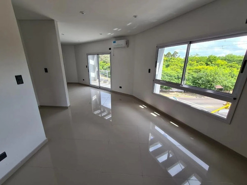 Imagen 2 de 12 de Amplio Departamento De 2 Ambientes A Estrenar Con Terraza Propia