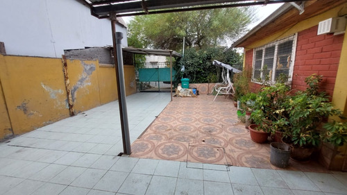 Se Vende Casa Albañileria, De 1 Piso Con Gran Patio.