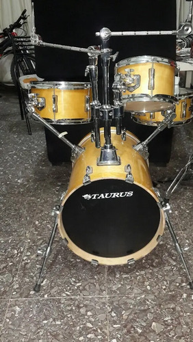 Batería Taurus Maple Jazz 4 Cuerpos + Fierros - Comprá en San Juan