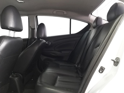 Imagen 8 de 15 de Nissan Versa Exclusive 2018 Blanco