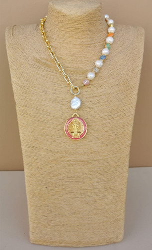 Imagen 1 de 1 de Collar Duo Cadena Con Medallas San Benito Y Perla