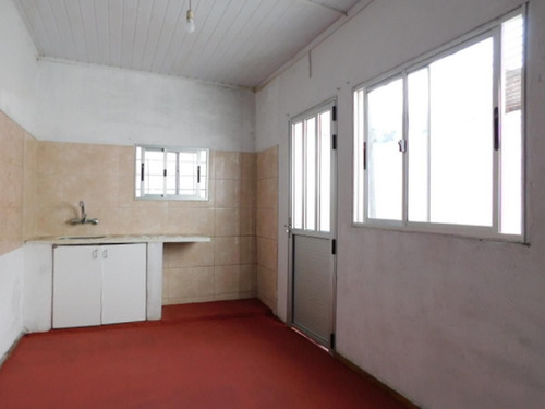Casa En Alquiler De 2 Dormitorios En Sayago