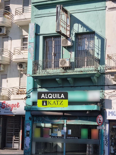 Imagen 2 de 19 de Local -18 De Julio Entre Roxlo Y Minas , 5,5 Mts De Frente , 275 M2 !!