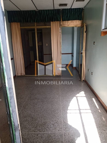 Imagen 2 de 18 de Mk Inmobiliaria Vende Consultorio Médico Mas 6 Acciones En La Policlínica San Juan, San Juan De Los Morros