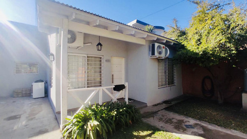 Venta-casa-san Vicente- 3 Ambientes-oportunidad-pileta-galeria