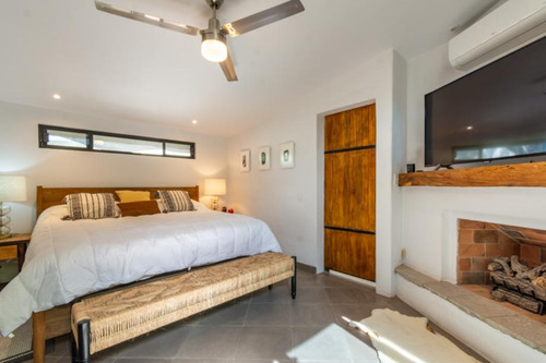 Single Level Charming Retreat