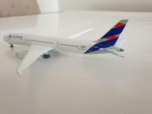 Aviòn Geminijets Escala 400 Boeing 787-9 Latam