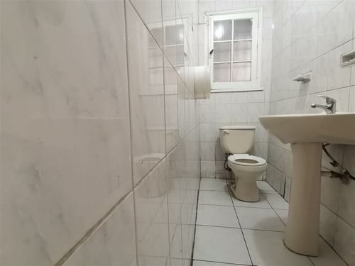 Casa En Arriendo De 7 Dorm. En Providencia