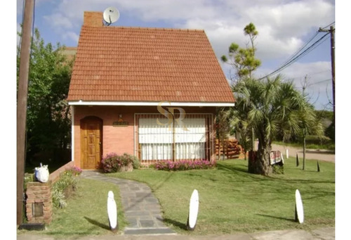 Casa En Venta En Mar De Ostende A 50 Metros Del Mar