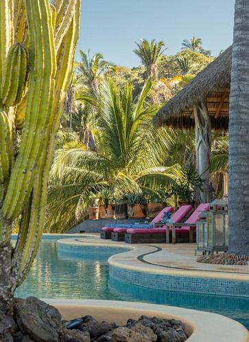 Hotel En Venta Sayulita, Jalisco Inigualable ¡200 Metros Lineales De Playa!