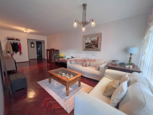 Apartamento En Venta 4 Dormitorios 3 Baños, Punta Carreta