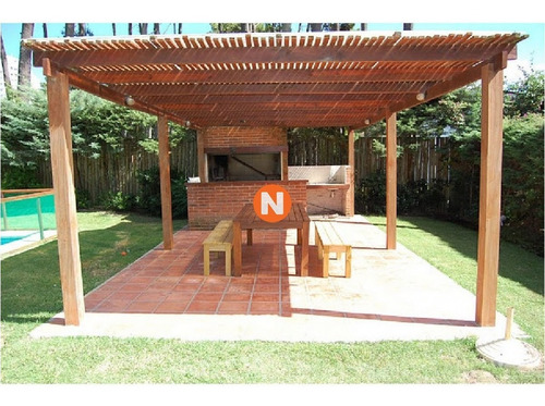 Casa En Venta Y Alquiler, Lugano, Punta Del Este, 3 Dormitorios.- Ref: 206054
