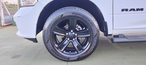 RAM Ram Classic 5.7 Laramie Night Edition Cab. Dupla 4X4 Aut. 4P