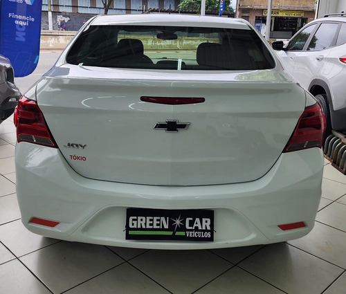 Chevrolet Onix plus JOY BLACK