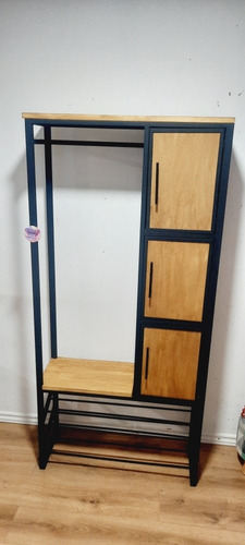 Ropero Hierro Y Madera