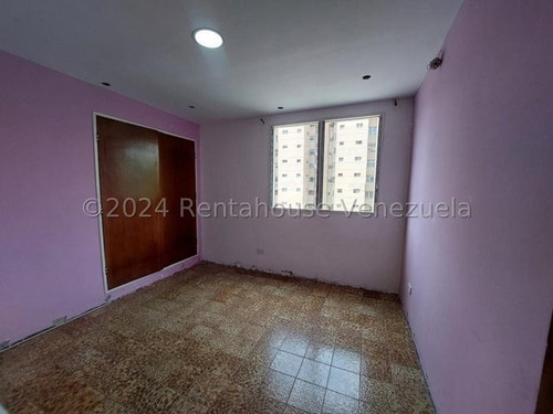 Apartamento En Venta La Urbina Jose Carrillo Bm Mls #24-27172
