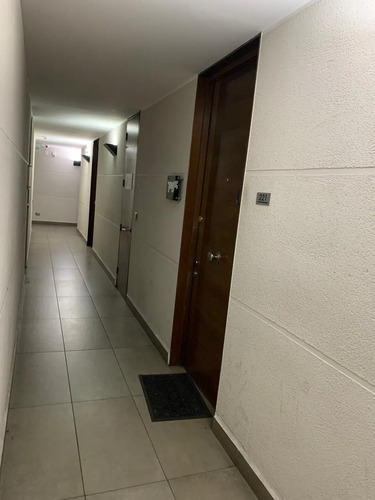 Venta Lindas,oficinas 2 Piso, A Pasos De Est.metro Manquehue