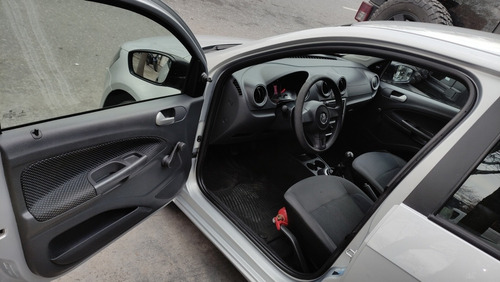 Imagen 10 de 18 de Volkswagen Gol Trend 2015 1.6 Trendline 101cv