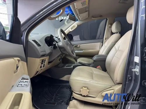 Toyota Fortuner Sr5 At 2700cc Aa 4x2 7psj
