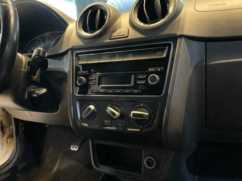 Imagem 8 de 15 de Volkswagen Saveiro 1.6 Ce Cross 8v Flex 2p Manual 2015
