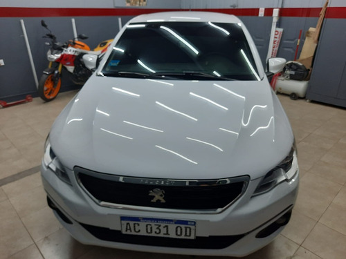 Peugeot 301 1.6 Allure